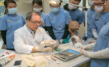 香港大學牙醫(yī)學院呼吁市民應小心進食堅硬食品以防牙齒斷裂