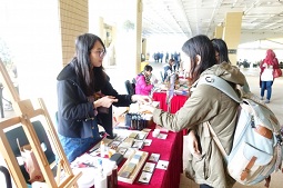 香港浸會(huì)大學(xué)首辦校園創(chuàng)業(yè)市集活動(dòng) 鼓勵(lì)學(xué)生實(shí)踐創(chuàng)業(yè)夢